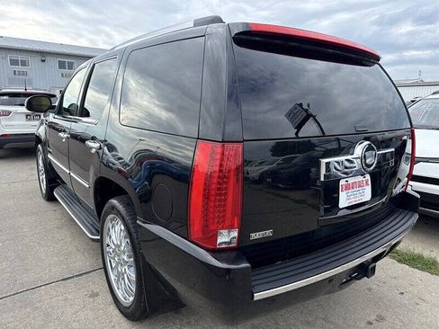 Used 2011 Cadillac Escalade AWD w/ Touring Package image 5