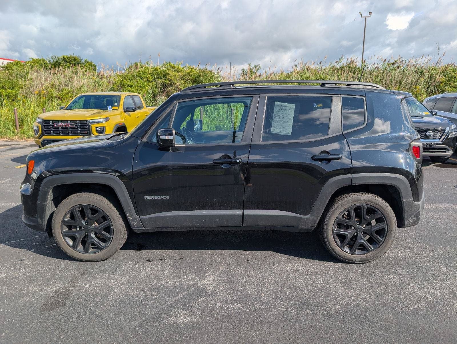 Used 2022 Jeep Renegade Altitude AWD/4WD image 5