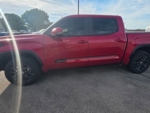 Used 2024 Toyota Tundra Platinum AWD/4WD image 2