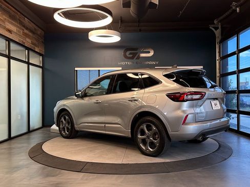Used 2023 Ford Escape ST-Line image 5
