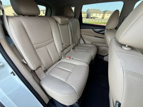 Used 2019 Nissan Rogue SL w/ Premium Package FWD image 17