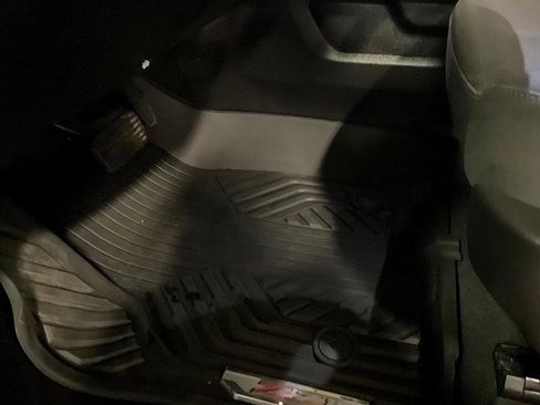 Used 2023 Chevrolet Silverado 1500 RST image 16