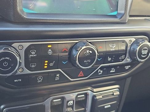 Used 2021 Jeep Gladiator Sport image 18