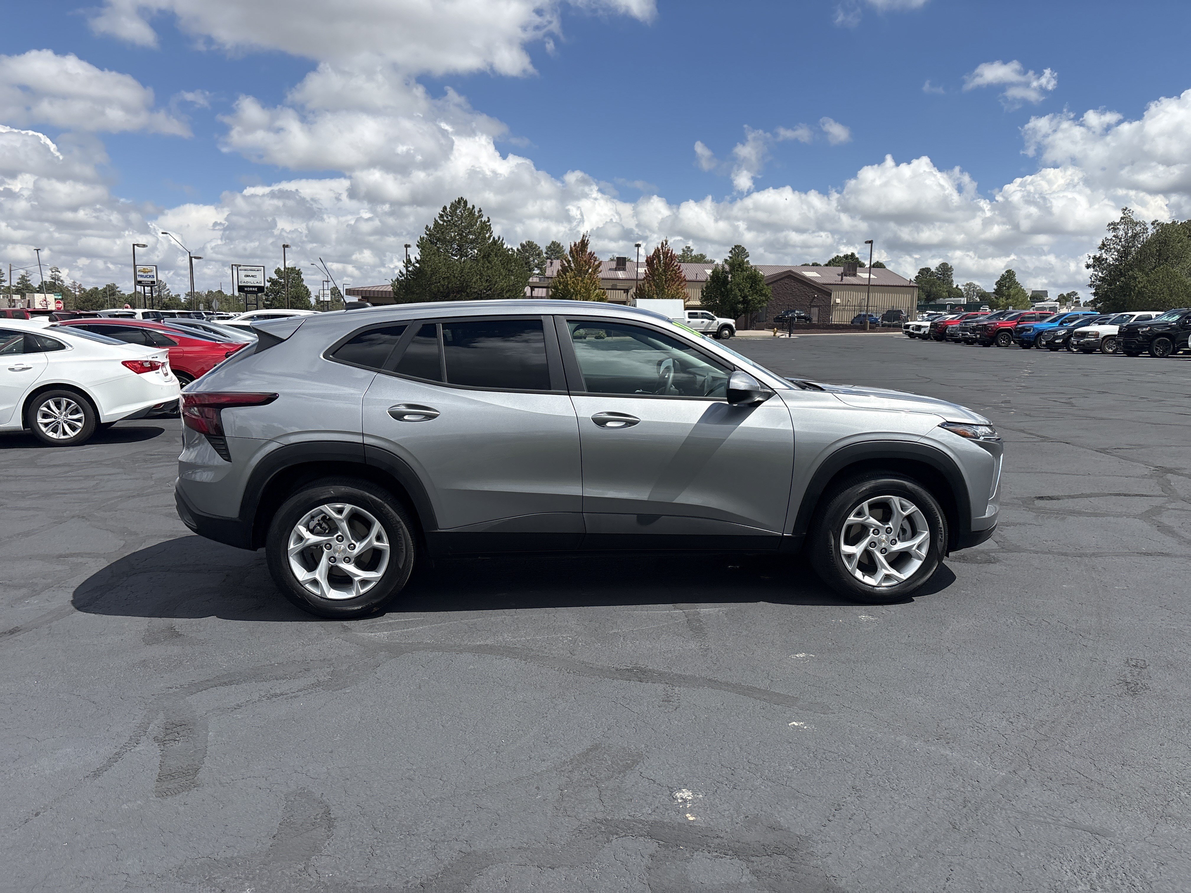 Used 2026 Chevrolet Trax LS w/ LS Convenience Package FWD image 5