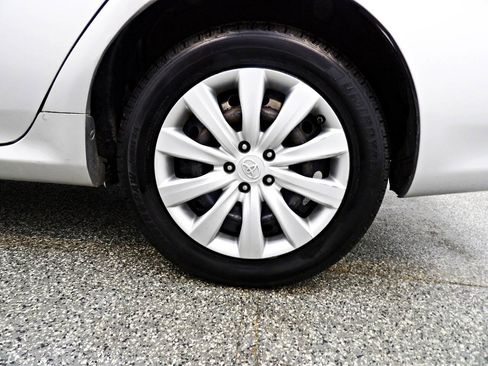 Used 2013 Toyota Corolla LE w/ Preferred Accessory Pkg #2 FWD image 29