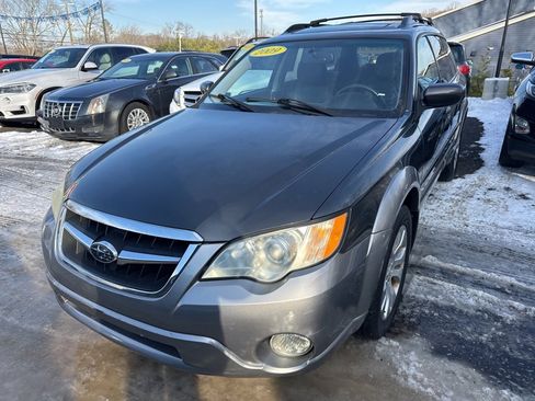 Used 2009 Subaru Outback 2.5i Limited image 2