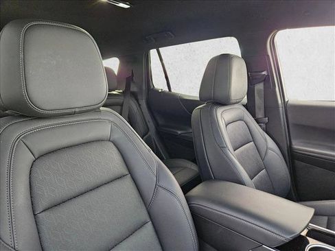 Used 2025 Chevrolet Equinox LT w/ Convenience Package II image 24