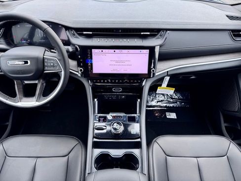 New 2026 Jeep Grand Cherokee Limited AWD/4WD image 11