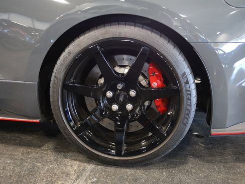 Used 2018 Ford Mustang Shelby GT350R w/ GT350R Equipment Group 920A RWD image 11