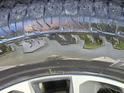 Used 2024 Chevrolet Tahoe LT w/ Luxury Package image 11