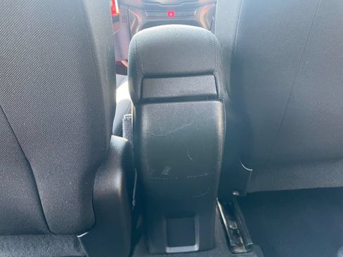 Used 2015 Jeep Renegade Sport w/ Power & Air Group FWD image 27