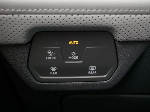 Certified 2024 Volkswagen Atlas Peak Edition SEL image 28