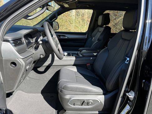 New 2026 Jeep Grand Wagoneer L Limited image 14