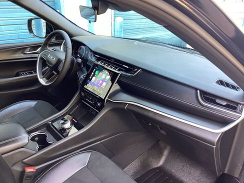 Used 2025 Jeep Grand Cherokee L Altitude image 34