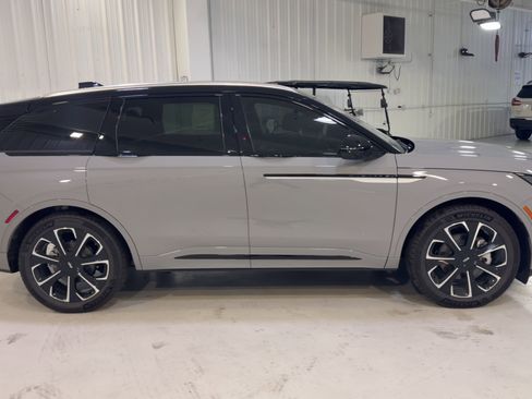 New 2026 Lincoln Nautilus Reserve AWD/4WD image 2