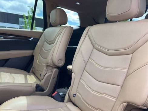 Used 2020 Cadillac XT6 Premium Luxury w/ Platinum Package AWD/4WD image 35