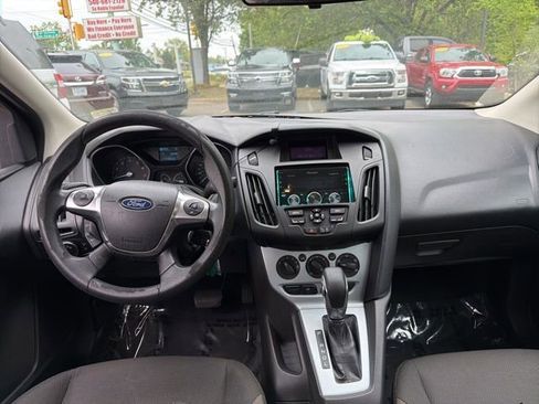 Used 2012 Ford Focus SE FWD image 10