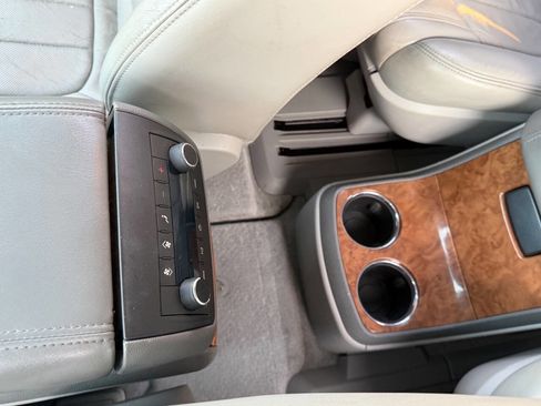 Used 2009 Buick Enclave CXL w/ Entertainment Package #4 image 21