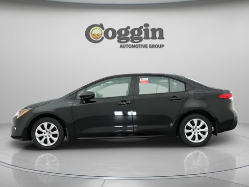 Used 2026 Toyota Corolla LE FWD image 6