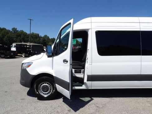 Used 2025 Mercedes-Benz Sprinter 2500 image 13