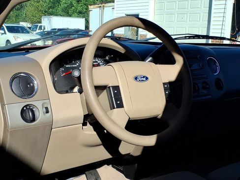 Used 2004 Ford F150 XLT image 9