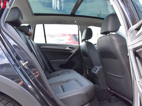 Used 2018 Volkswagen Golf Alltrack SE image 23