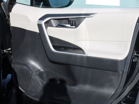 Certified 2022 Toyota RAV4 XLE image 20