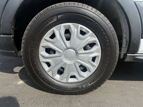 Used 2019 Ford Transit 150 XLT RWD image 9