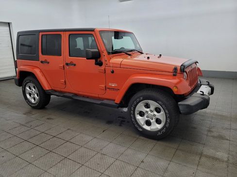 Used 2015 Jeep Wrangler Unlimited Sahara AWD/4WD image 11