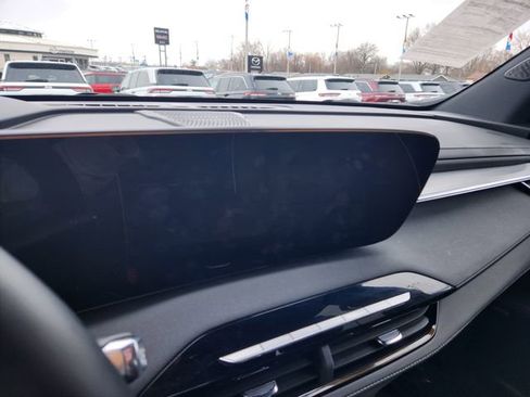 Used 2025 Buick Enclave Preferred FWD image 16