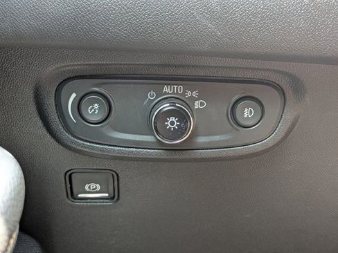 Used 2023 GMC Terrain AT4 image 24