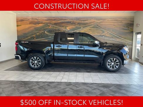 Used 2024 Chevrolet Silverado 1500 LT AWD/4WD image 4