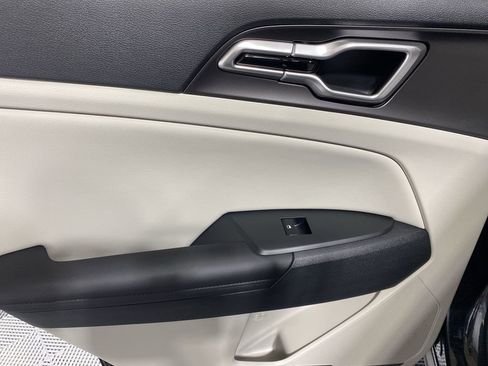 New 2026 Kia Sportage EX image 25