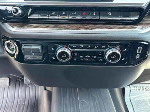 Used 2024 GMC Sierra 1500 Elevation image 12