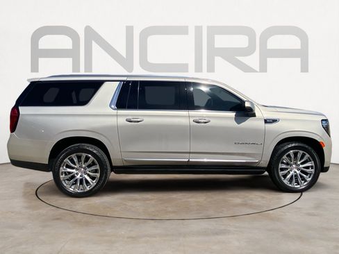 Used 2022 GMC Yukon XL Denali image 11
