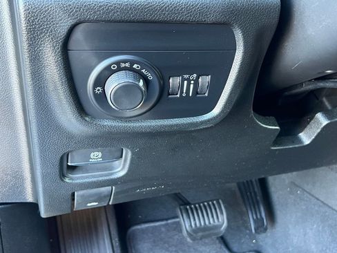 Used 2025 Jeep Grand Cherokee L Laredo w/ Trailer Tow Package AWD/4WD image 29