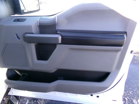 Used 2019 Ford F150 XLT w/ Equipment Group 302A Luxury image 26