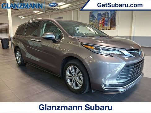 Used 2024 Toyota Sienna Platinum AWD/4WD image 1