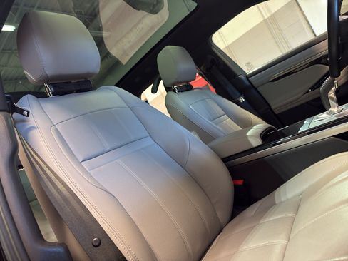 Used 2020 Land Rover Range Rover Evoque SE AWD/4WD image 24