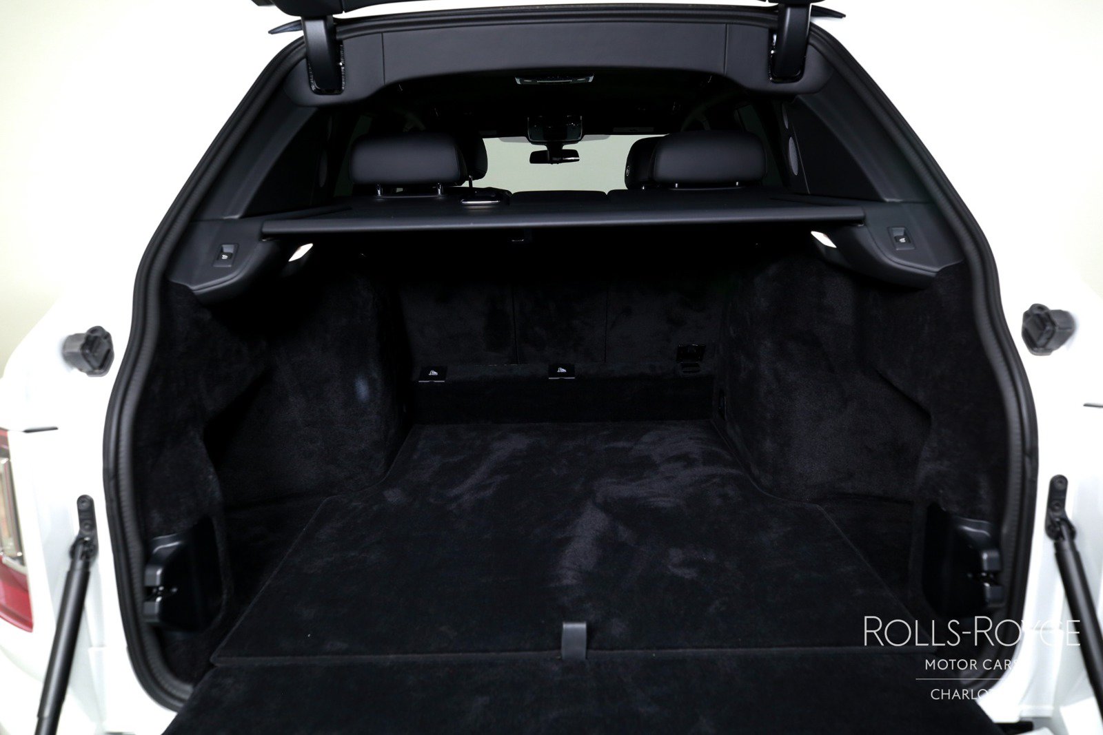Used 2024 Rolls-Royce Cullinan AWD/4WD image 25