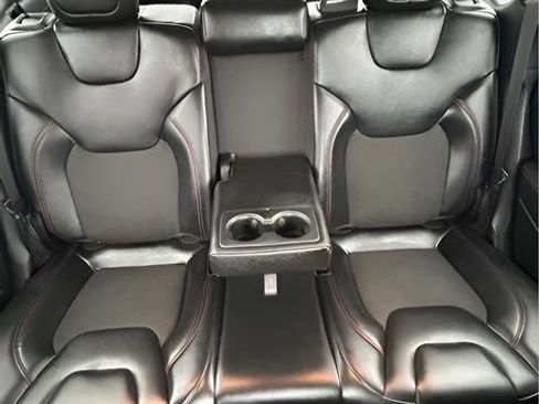 Used 2021 Jeep Cherokee Trailhawk image 11