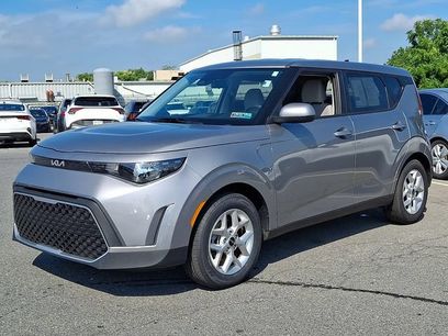 Used 2025 Kia Soul LX w/ LX Technology Package