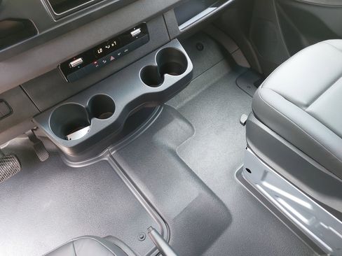 New 2025 Mercedes-Benz Sprinter 2500 image 24