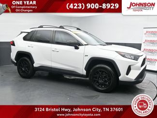 Used 2021 Toyota RAV4 LE video 1