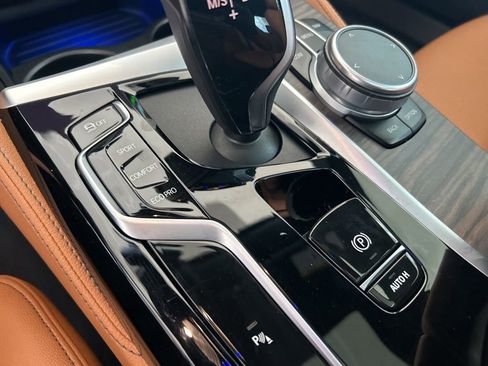 Used 2022 BMW 540i w/ M Sport Package image 9