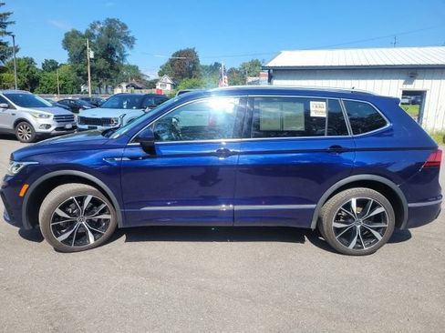 Used 2023 Volkswagen Tiguan SEL R-Line AWD/4WD image 2