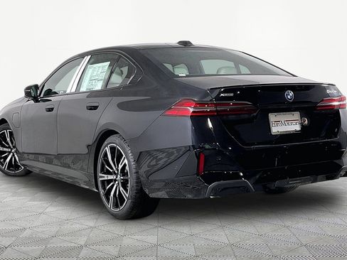 New 2027 BMW 550e xDrive w/ Premium Package AWD/4WD image 4