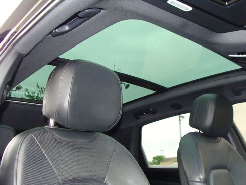 Used 2021 Porsche Cayenne AWD/4WD image 17