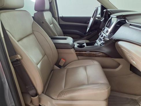 Used 2020 Chevrolet Tahoe LT w/ Luxury Package RWD image 9