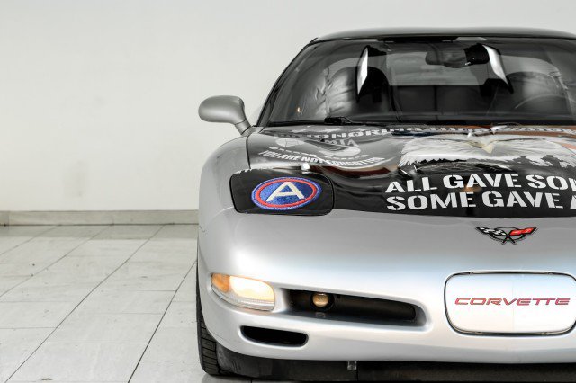 Used 2004 Chevrolet Corvette Coupe w/ Preferred Equipment Group RWD image 31